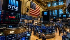 SKN | U.S. Stocks Pull Back on July 7, 2026 as Technology Shares Lead Declines