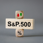 SKN | S&P 500 Retracts 1.43% Weekly Despite Friday Rebound: Are US Equities Facing Valuation Drag at 7,674?