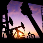SKN | Brent Crude Oil Surges 5.86% for the Week as Geopolitical Tensions Outweigh Late-Session Profit-Taking