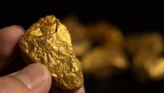 SKN | Gold Pulls Back Toward $4,050 as Hawkish Fed Pause Signals Prolonged Restrictive Rates