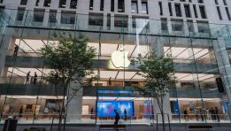 SKN | Apple Briefly Tops $5 Trillion Market Value Ahead of Quarterly Earnings