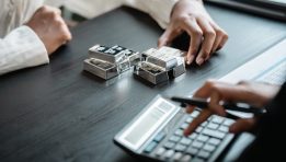 SKN | Why Silver Is Back in Focus as Investors Turn to the iShares Silver Trust ETF