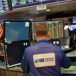 SKN | Nasdaq Leads Wall Street Higher as Tech Strength Offsets Small-Cap Weakness
