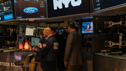 SKN | S&P 500 Hits New Record as Weak Jobs Data Strengthens Case for Fed Pause