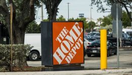 SKN | Home Depot Holds Full-Year Guidance as Frozen Housing Market Keeps Large Projects Under Pressure