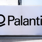 SKN | Palantir Extends Rally as Investors Reward AI Leadership and Industry-Leading Growth