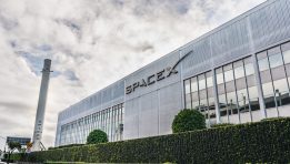 SKN | SpaceX Shares Slide Despite Strong Revenue Growth as Heavy AI Spending Raises Investor Concerns