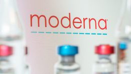 SKN | Moderna shares plunge after a cancer vaccine data leak, despite positive trial results that failed to impress investors.