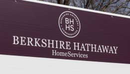 SKN | Berkshire Hathaway Deepens Alphabet Investment as Greg Abel Signals Long-Term Confidence