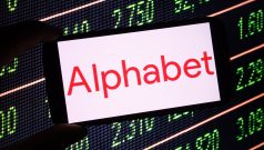 SKN | Alphabet Ends the Week Lower as AI Talent Losses Raise Fresh Questions Over Its Competitive Edge
