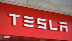 SKN | Tesla Expands California Electric-Truck Charging Network With Forum Mobility Partnership