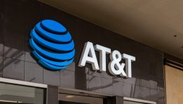 SKN | AT&T Signs $3 Billion Fiber Supply Deal With Corning as Data Demand Accelerates