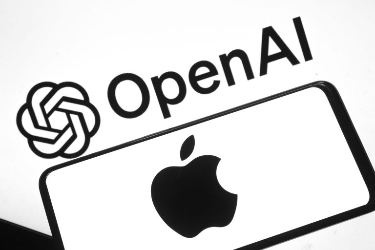 SKN | Apple Escalates Trade Secrets Fight With OpenAI, Alleging Evidence Was Destroyed