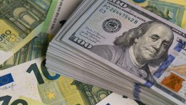 SKN | Dollar Holds Firm as French Fiscal Concerns Weigh on Euro