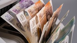 SKN | British Pound Currency Index: Sterling Holds Most of Its Weekly Gains as Momentum Moderates