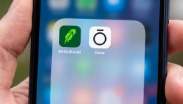 SKN | Robinhood Enters IPO Underwriting With Oura Listing Valued at More Than $11 Billion
