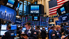 SKN |  Americas Market Overview: Nasdaq Falls 1.88% as Volatility Surges 10.48%