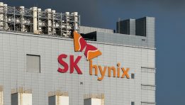 SKN | South Korean Stocks Plunge 6% as Chip Selloff Deepens and China’s AI Competition Intensifies